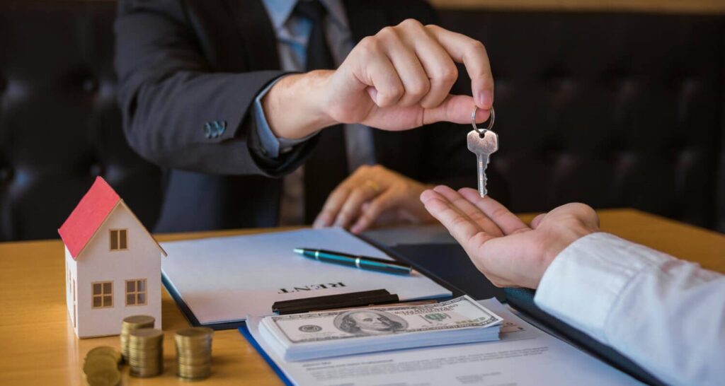 Is Landlord Travelling to Properties Business Use Car Insurance, Discover The All Facts Here